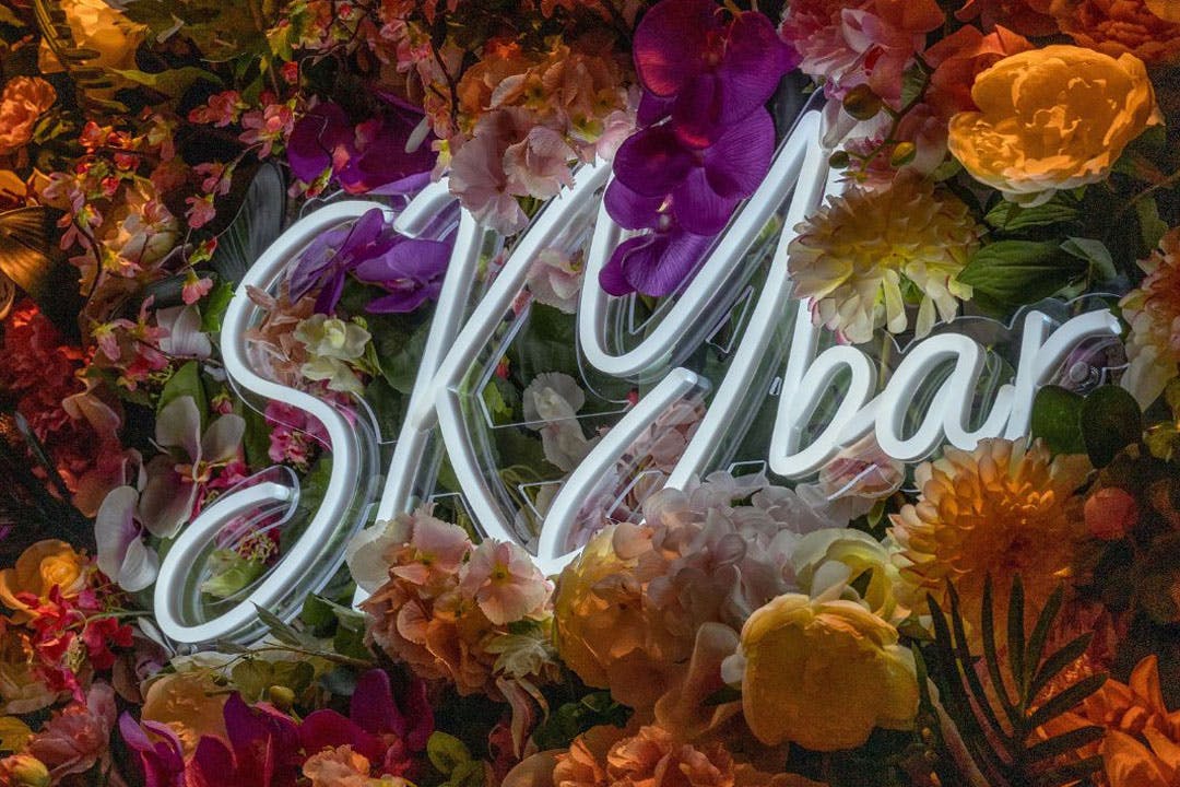 SKYbar DoubleTree by Hilton