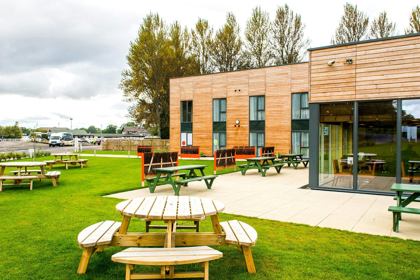 The Lodge At Perth Racecourse