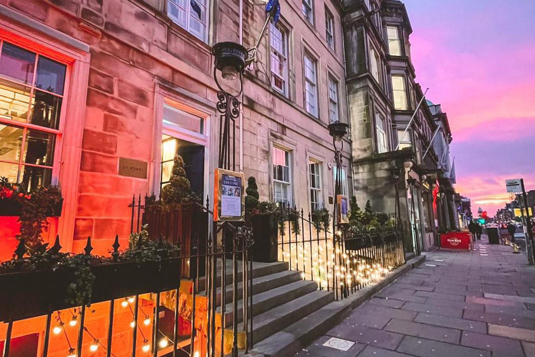 2 Truths, 1 Lie at the Fringe