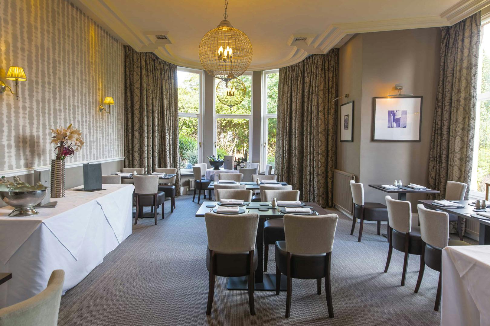 4* Rosslea Hall Hotel