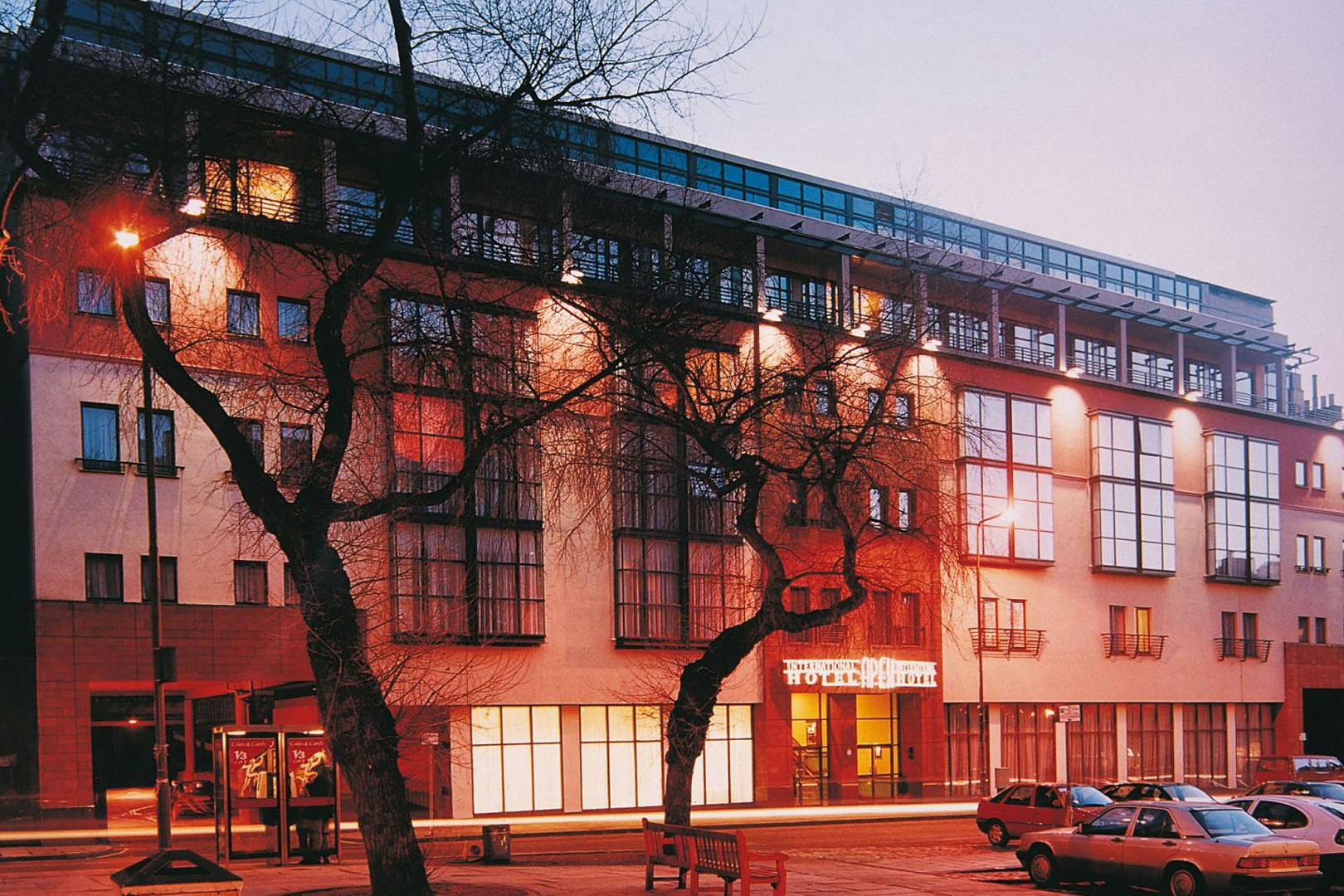 2 Truths, 1 Lie at the Fringe