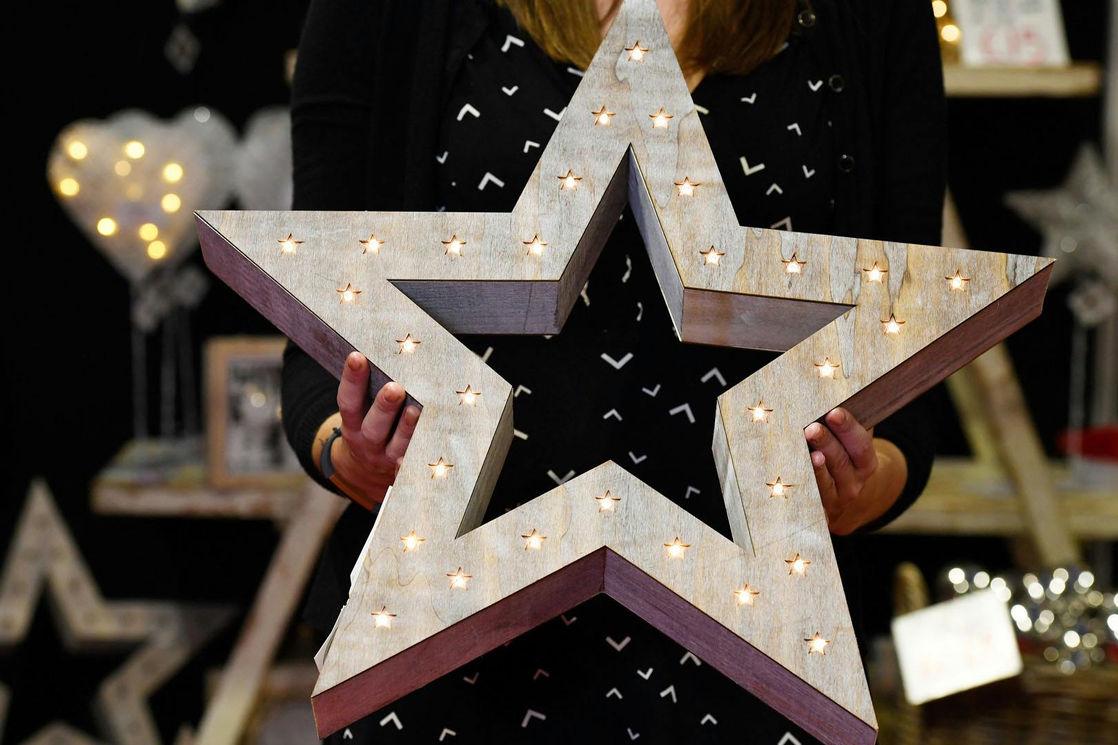 Creative Craft Show & Crafts for Christmas, SEC