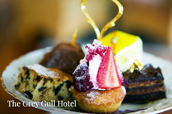 The Grey Gull Hotel sparkling afternoon tea, Loch Fyne