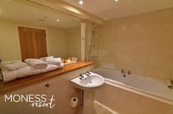 Moness Resort getaway - valid 7 days!