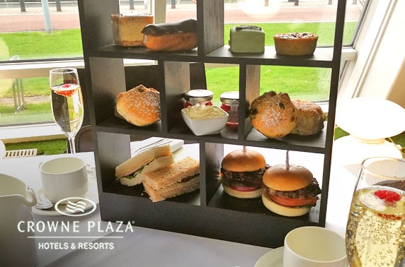 4* Crowne Plaza Prosecco afternoon tea