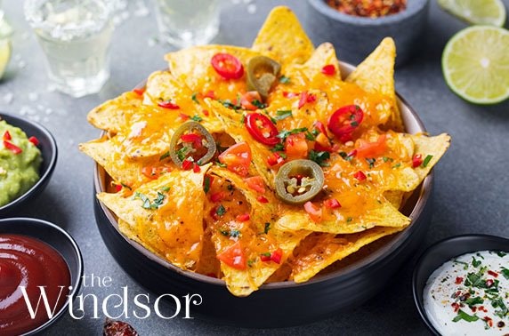 Sharing boards or nachos at The Windsor, Leith Walk