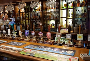 Famous Glencoe Inn & legendary bar
