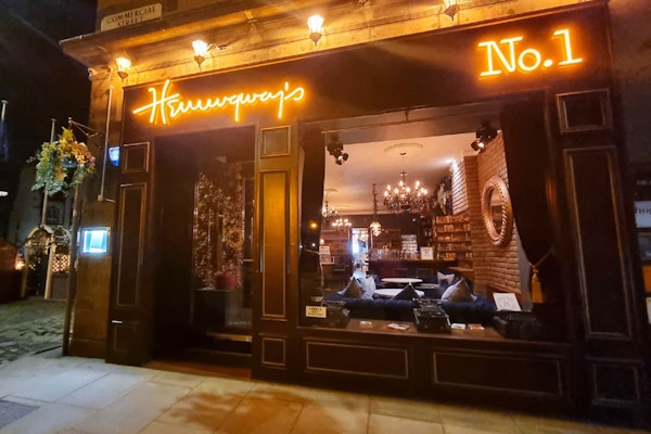 Hemingway's Bar & Restaurant 