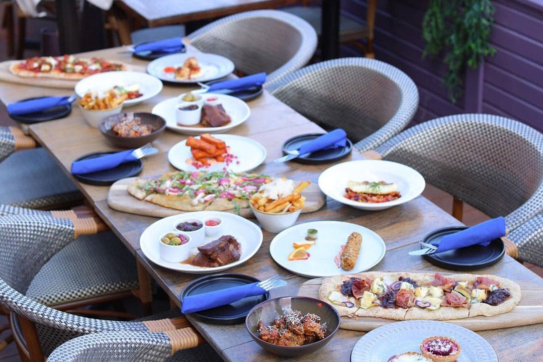 Hemingway's Bar & Restaurant 