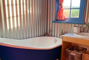 Boutique Farm Bothies hot tub stay, Aberdeenshire
