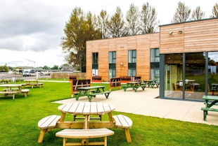 The Lodge At Perth Racecourse stay