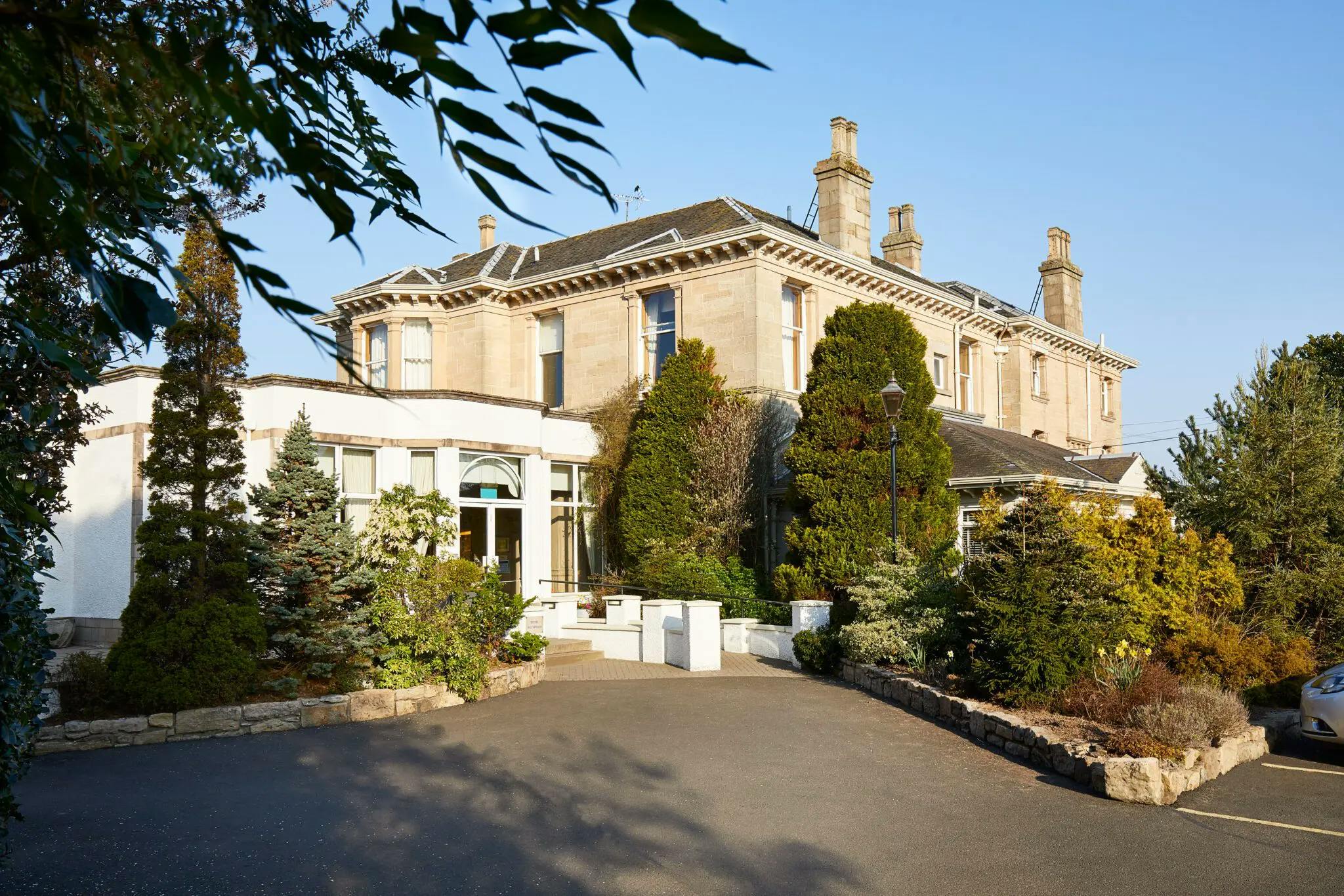 4* Grange Manor