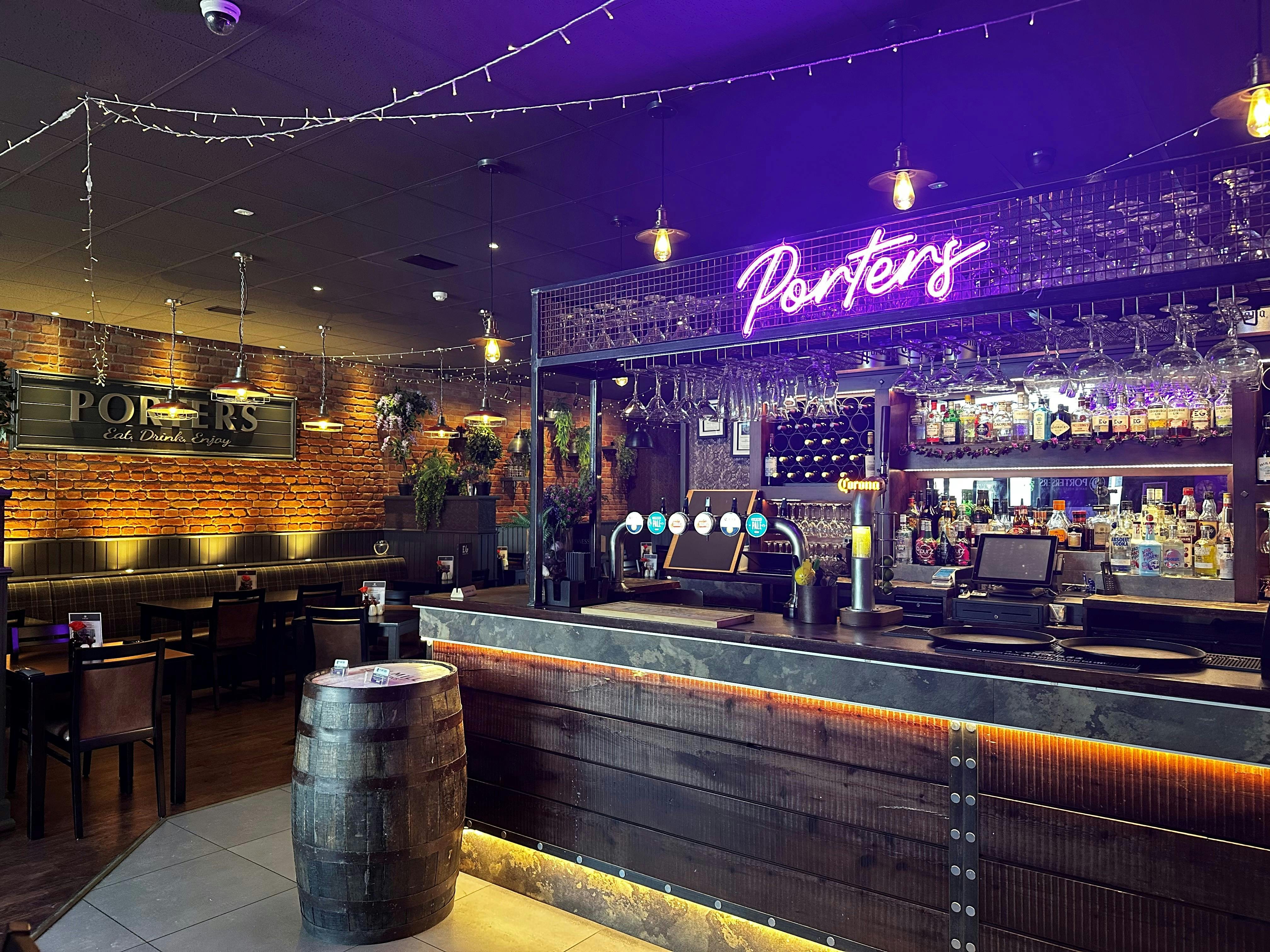 Porters Bar and Restaurant