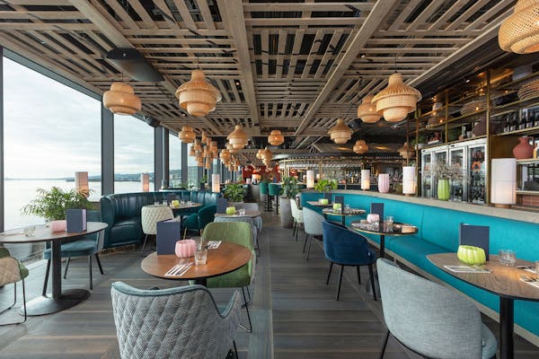 Scotts Bar & Restaurant